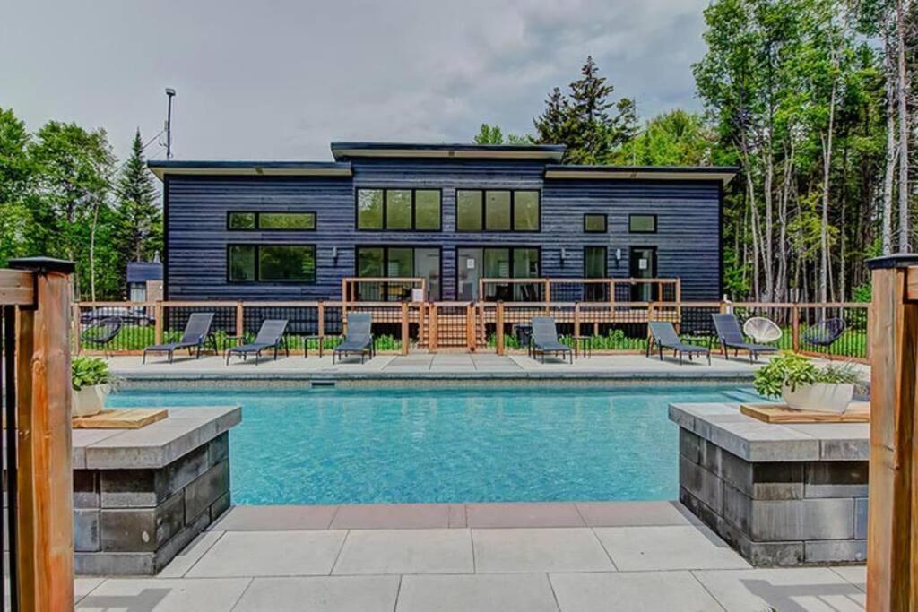 Nouveau - Chalet Moderne - Spa, Piscine & Sauna! Pont-Rouge Eksteriør billede